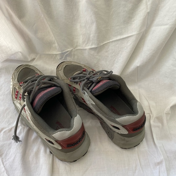 Columbia Montrail Gray with burgundy accent - Picture 2 of 5